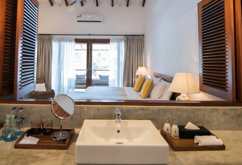 Lantern Boutique Hotel By Reveal