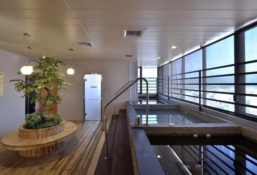 هتل Modern Puli