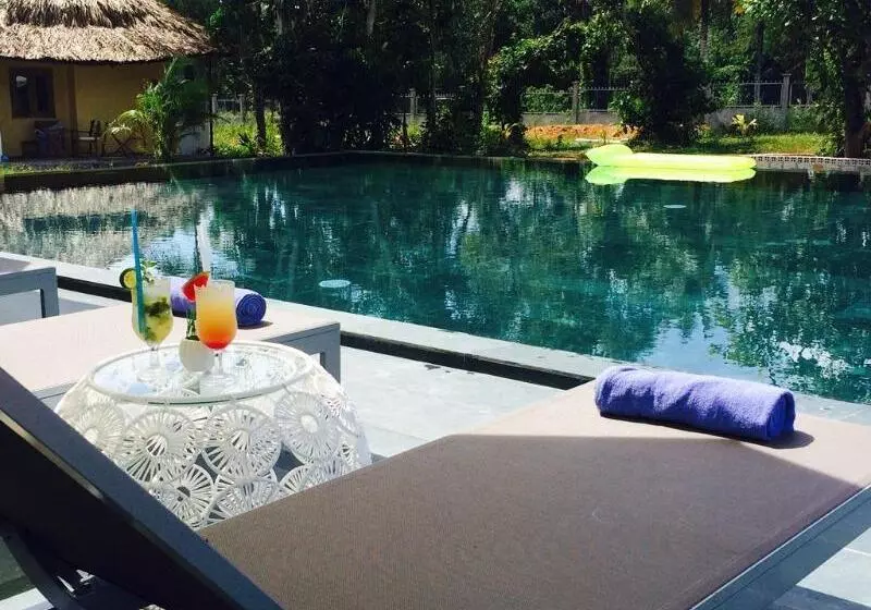 هتل Ninila Fruit Farm Bungalow