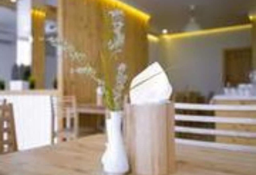 هتل Pine Lodge Maldives