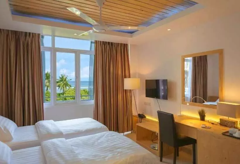 هتل Pine Lodge Maldives