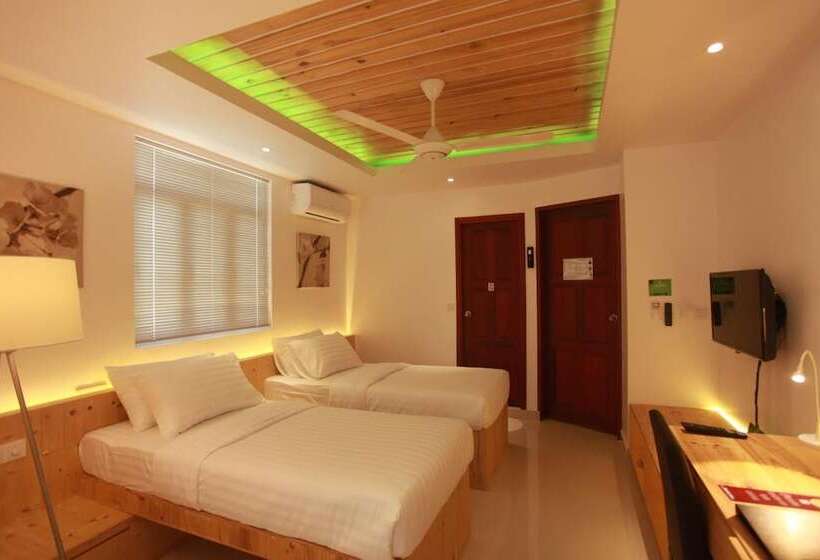 هتل Pine Lodge Maldives