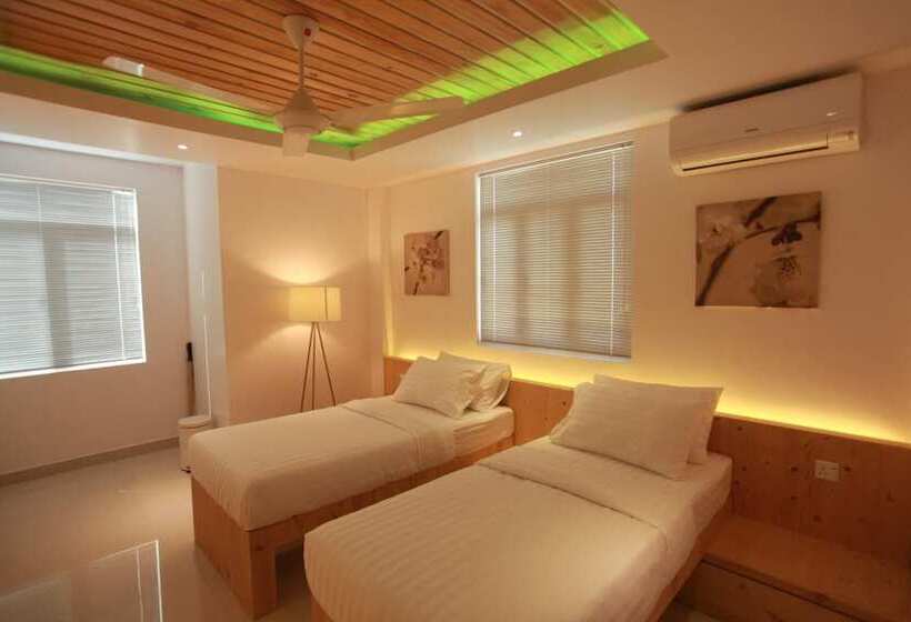 هتل Pine Lodge Maldives