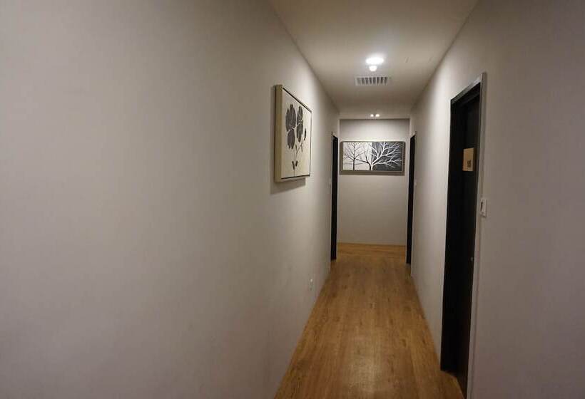 Super 8 Hotel @ Bayan Baru