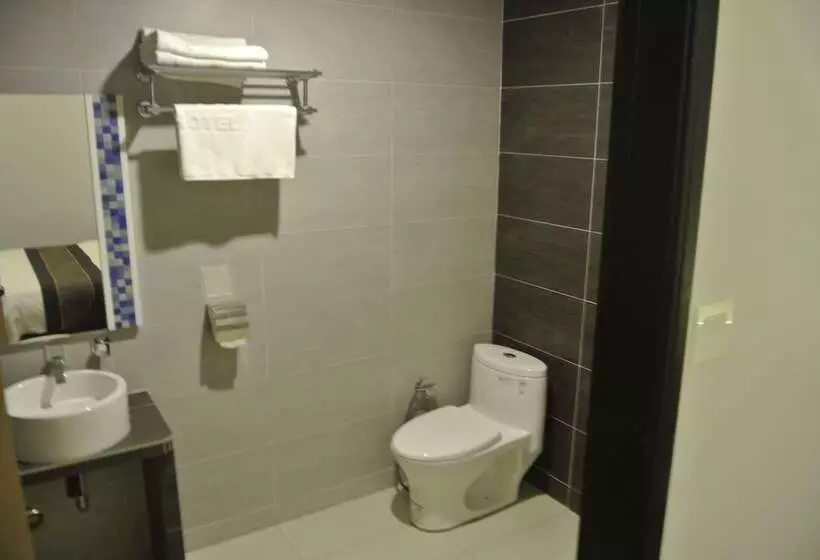 Super 8 Hotel @ Bayan Baru