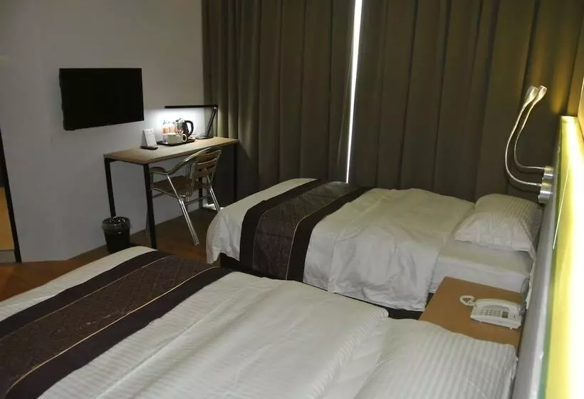 Super 8 Hotel @ Bayan Baru