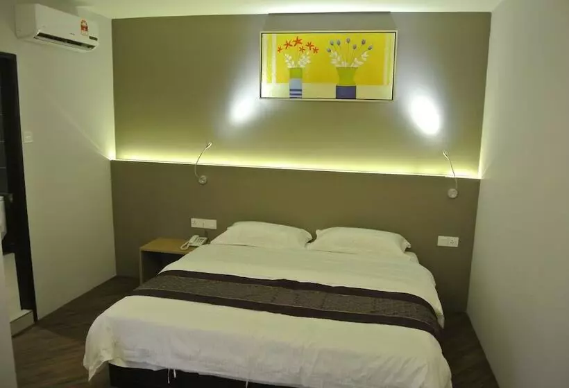Super 8 Hotel @ Bayan Baru