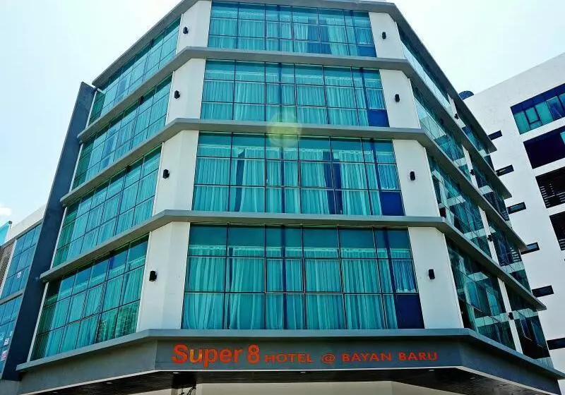 Super 8 Hotel @ Bayan Baru