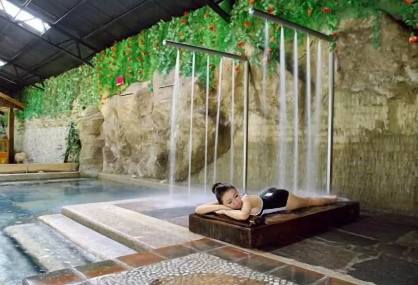 Otel The Solasresort Hot Spring
