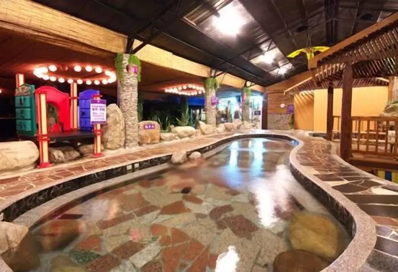 Otel The Solasresort Hot Spring