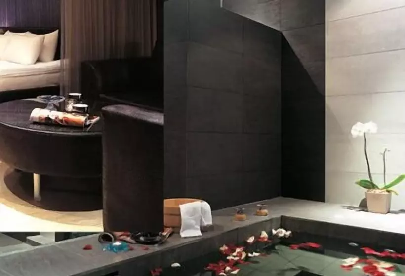 Otel The Solasresort Hot Spring