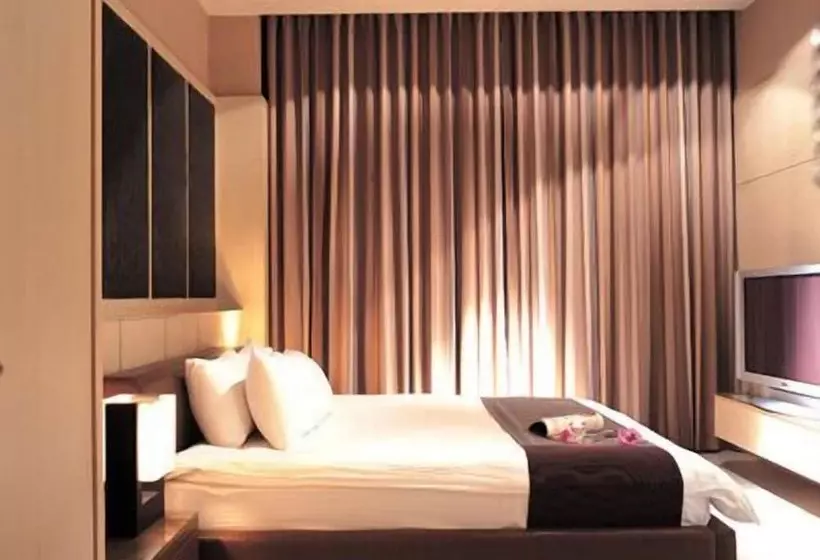 Otel The Solasresort Hot Spring