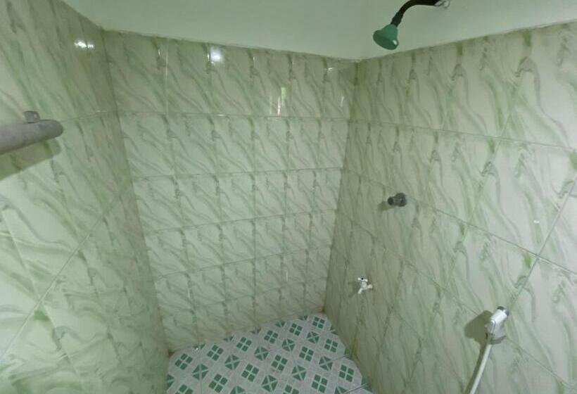 بنسيون Asanka Surf House & Resturant