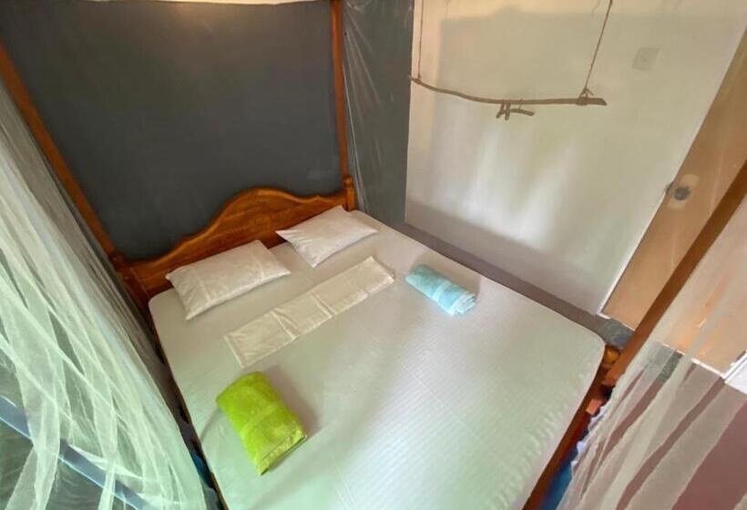 بنسيون Asanka Surf House & Resturant