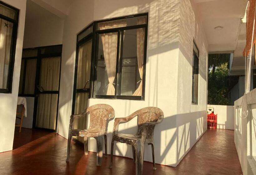 بنسيون Asanka Surf House & Resturant