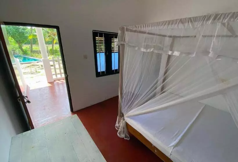 Majatalo Asanka Surf House & Resturant