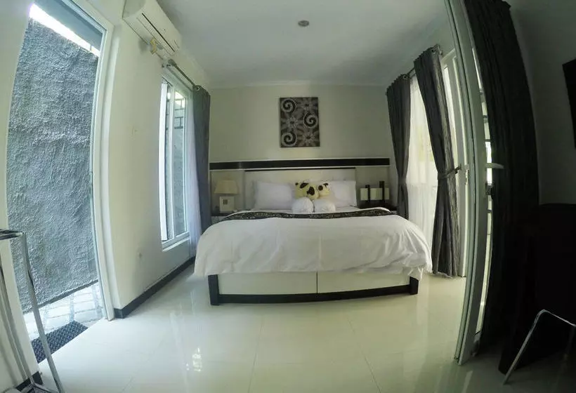 Majatalo Rumah Kecil Jatirejo