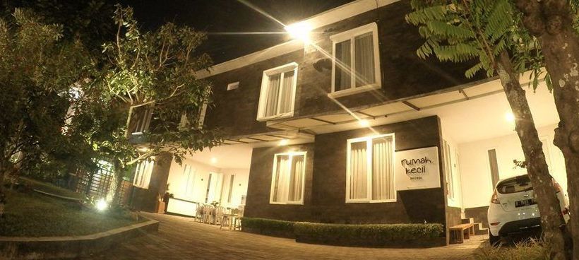 ペンション Rumah Kecil Jatirejo
