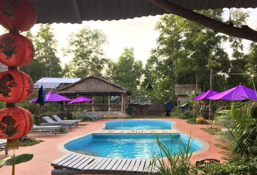 Thuyhouse Resort
