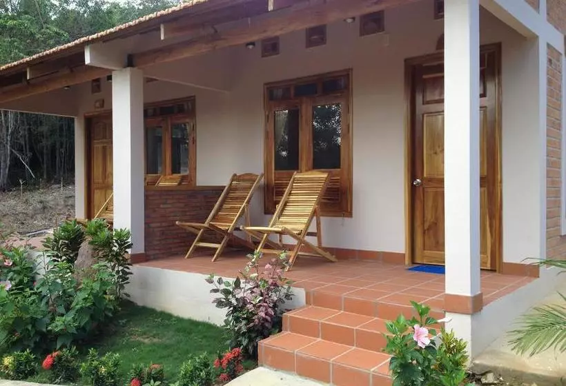 Thuyhouse Resort