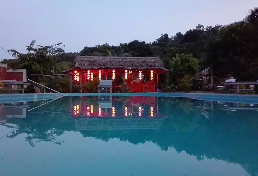 Thuyhouse Resort