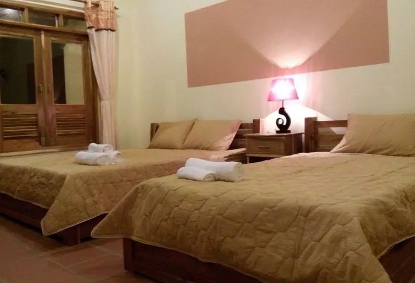 Thuyhouse Resort