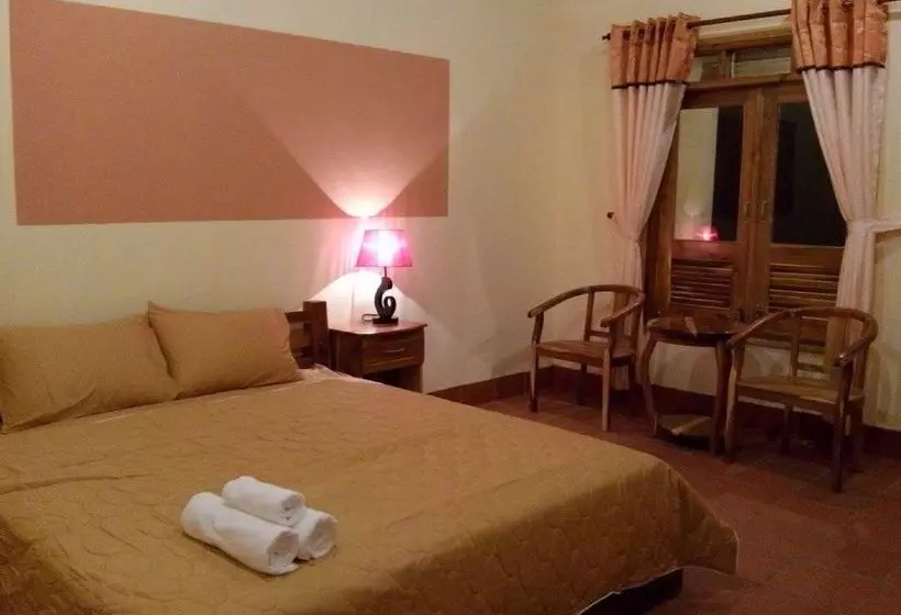 Thuyhouse Resort