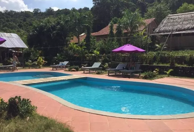 Thuyhouse Resort