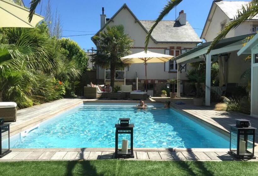 تختخواب و صبحانه Villa La Ruche