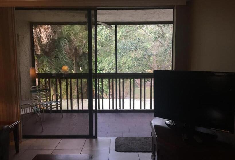 酒店 Charlotte Bay Resort