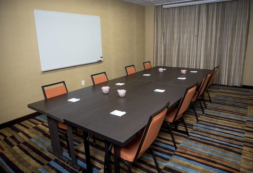 فندق Fairfield Inn & Suites By Marriott Cincinnati Uptown/university Area