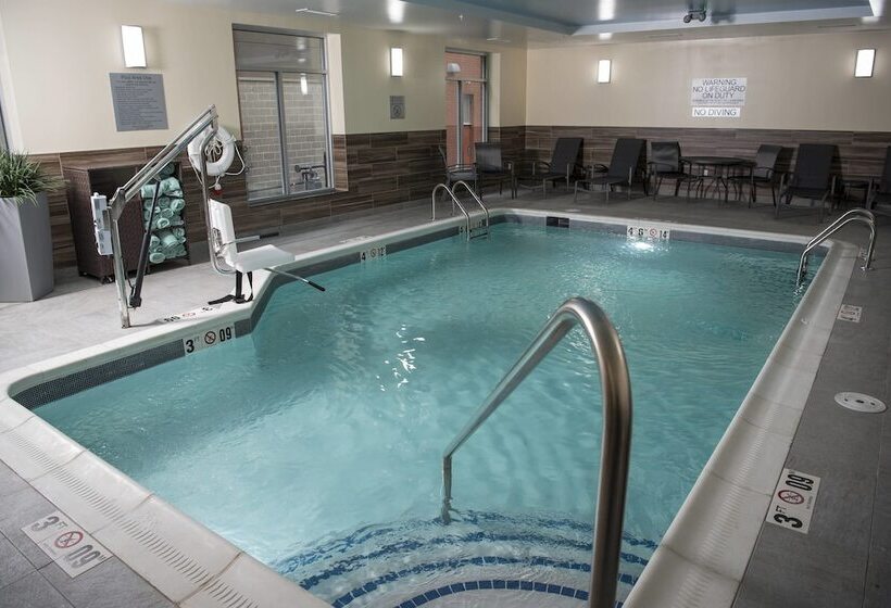 فندق Fairfield Inn & Suites By Marriott Cincinnati Uptown/university Area