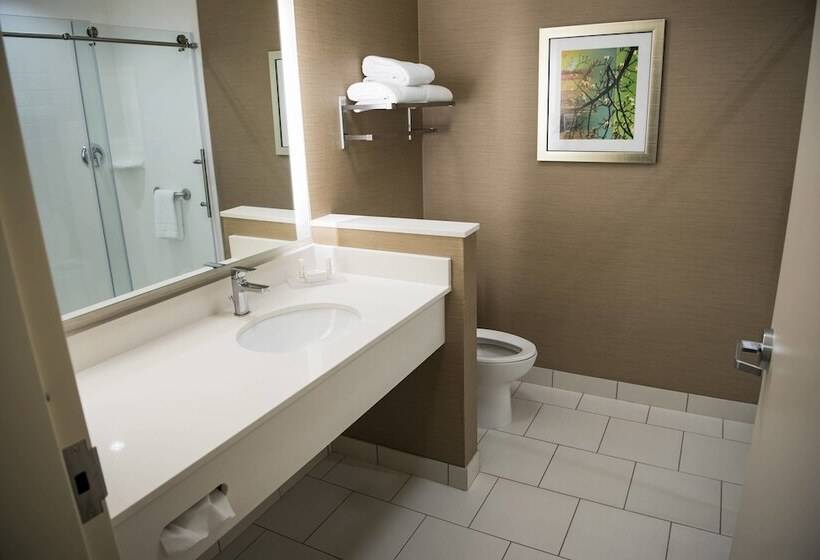 فندق Fairfield Inn & Suites By Marriott Cincinnati Uptown/university Area