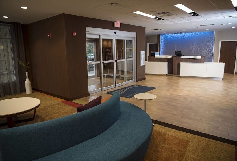 فندق Fairfield Inn & Suites By Marriott Cincinnati Uptown/university Area