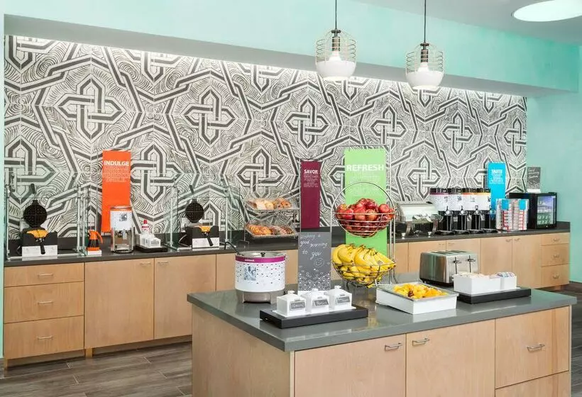 هتل Hampton Inn & Suites Santa Monica