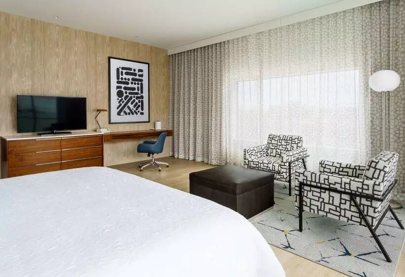 هتل Hampton Inn & Suites Santa Monica