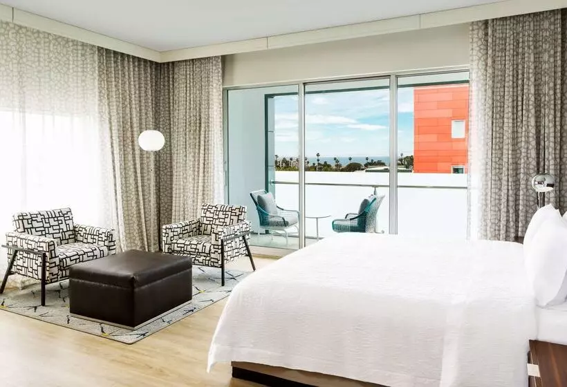 هتل Hampton Inn & Suites Santa Monica