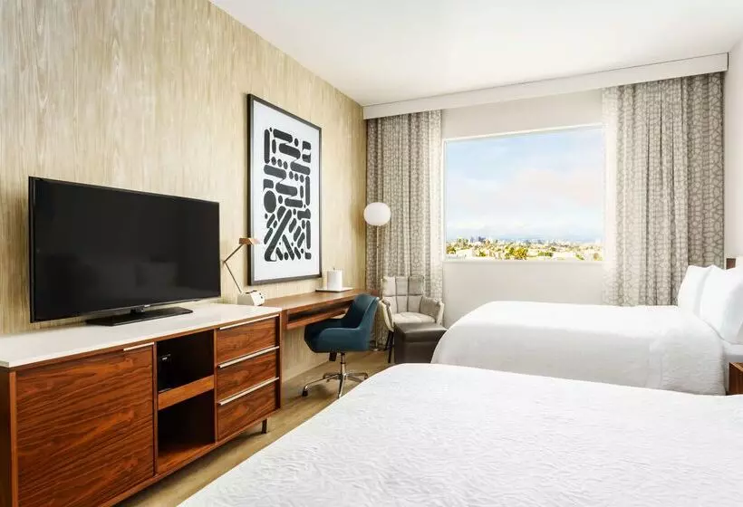 هتل Hampton Inn & Suites Santa Monica