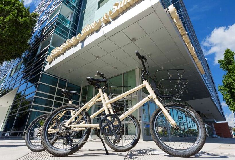 בית מלון כפרי Hampton Inn & Suites Santa Monica