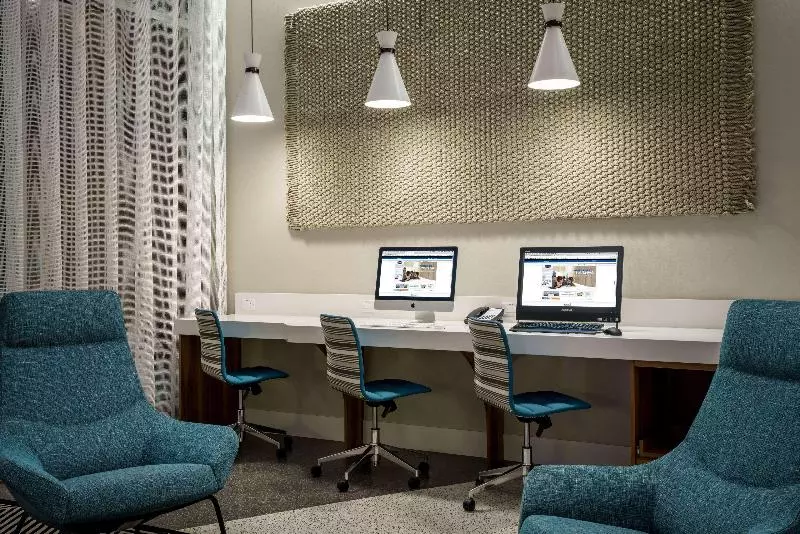 هتل Hampton Inn & Suites Santa Monica