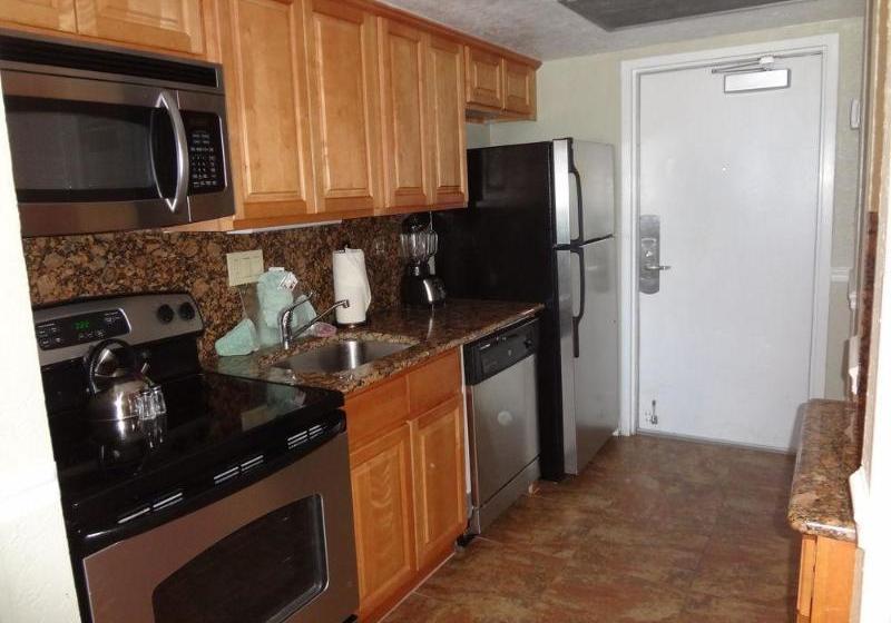 فندق Lighthouse Cove Resort