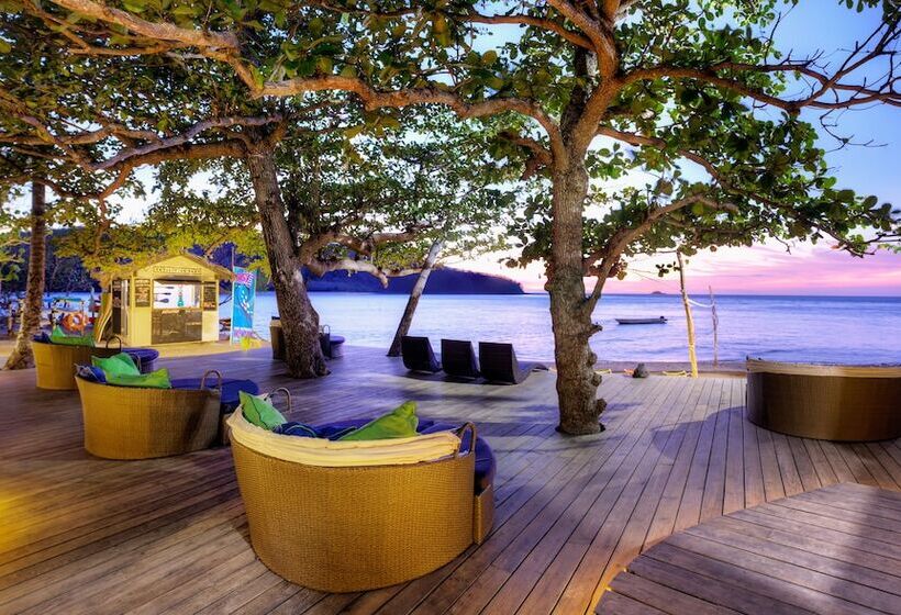 בית מלון כפרי Mantaray Island Resort