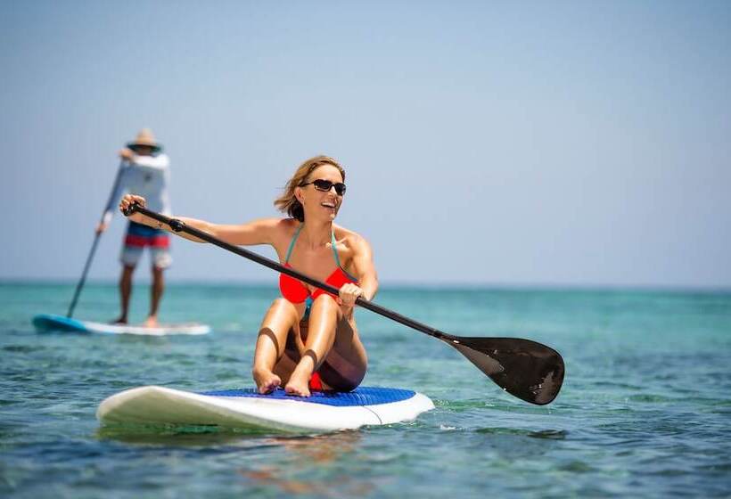 בית מלון כפרי Mantaray Island Resort