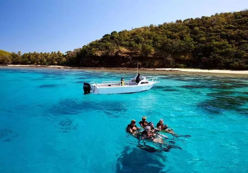 Hotelli Mantaray Island Resort