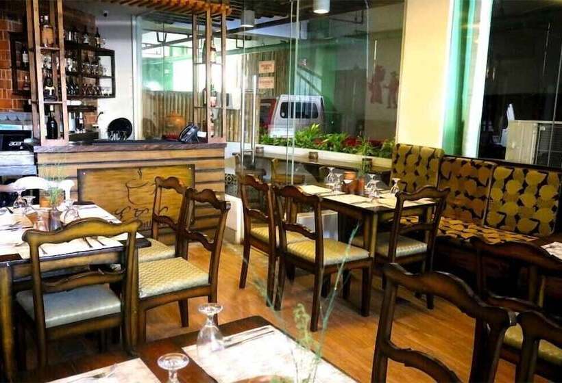 בית מלון כפרי Palm Grass