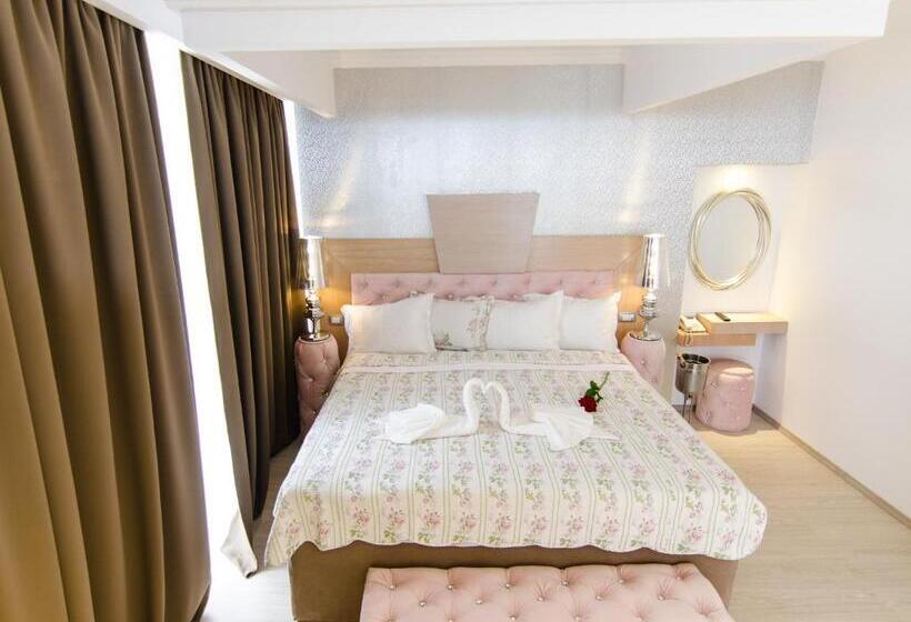 호텔 Phoenicia Luxury