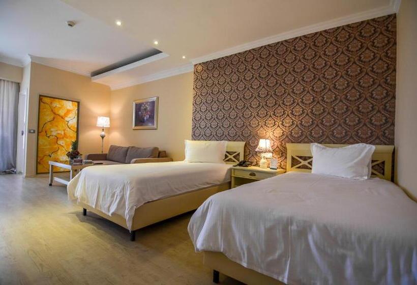 호텔 Phoenicia Luxury