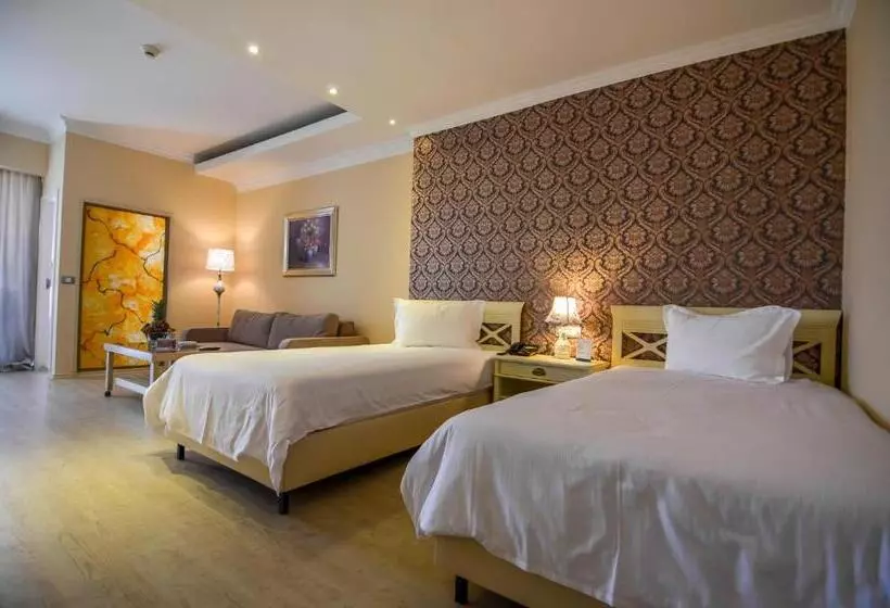ホテル Phoenicia Luxury
