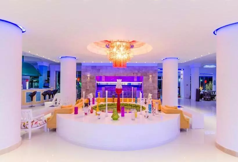 ホテル Phoenicia Luxury