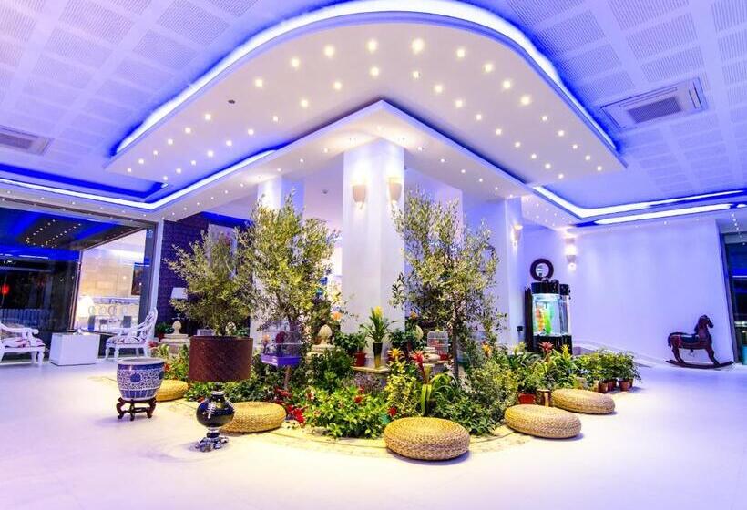 호텔 Phoenicia Luxury